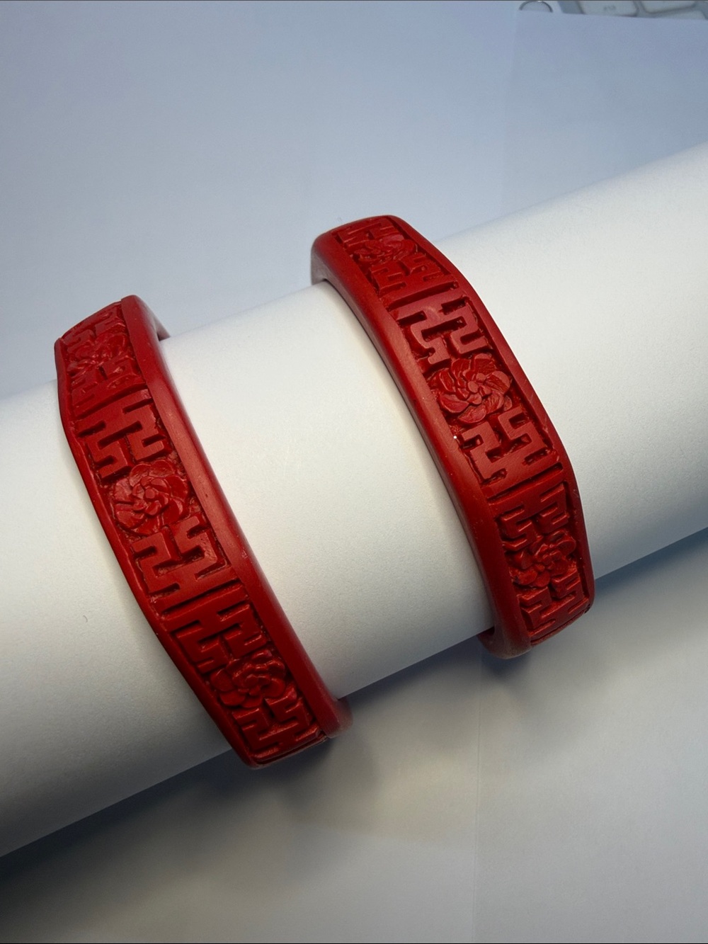 Red Carved Resin Bangle Bracelet Set